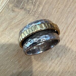 Silpada vintage R1476 Two-Tone Hammered Spinner Ring Gold & Silver size 7